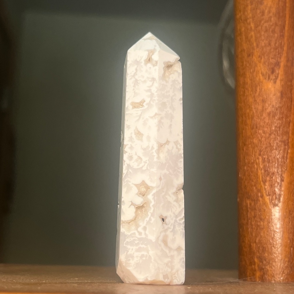 Druzy agate tower